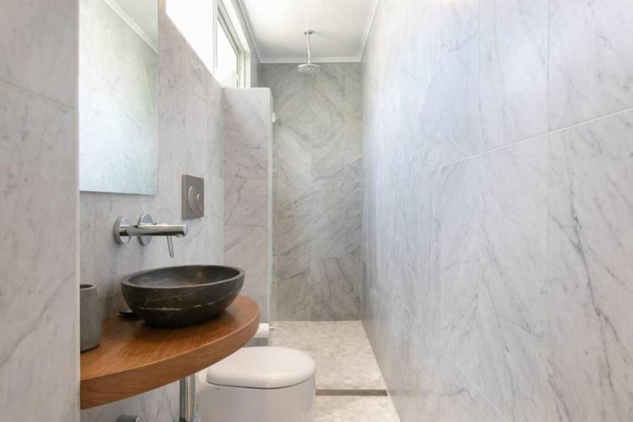 Upscale Cliffside Studio With Ocean Views North Bondi 悉尼 外观 照片