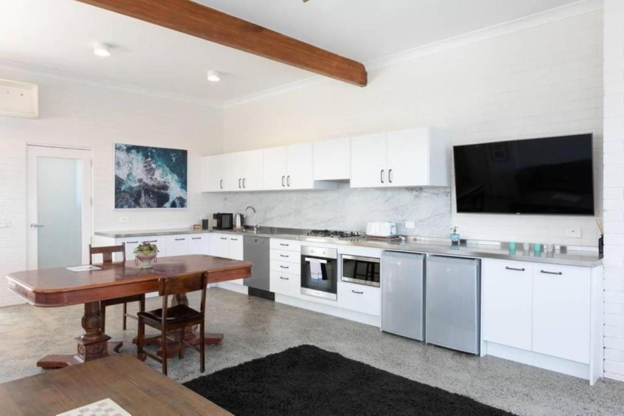 Upscale Cliffside Studio With Ocean Views North Bondi 悉尼 外观 照片