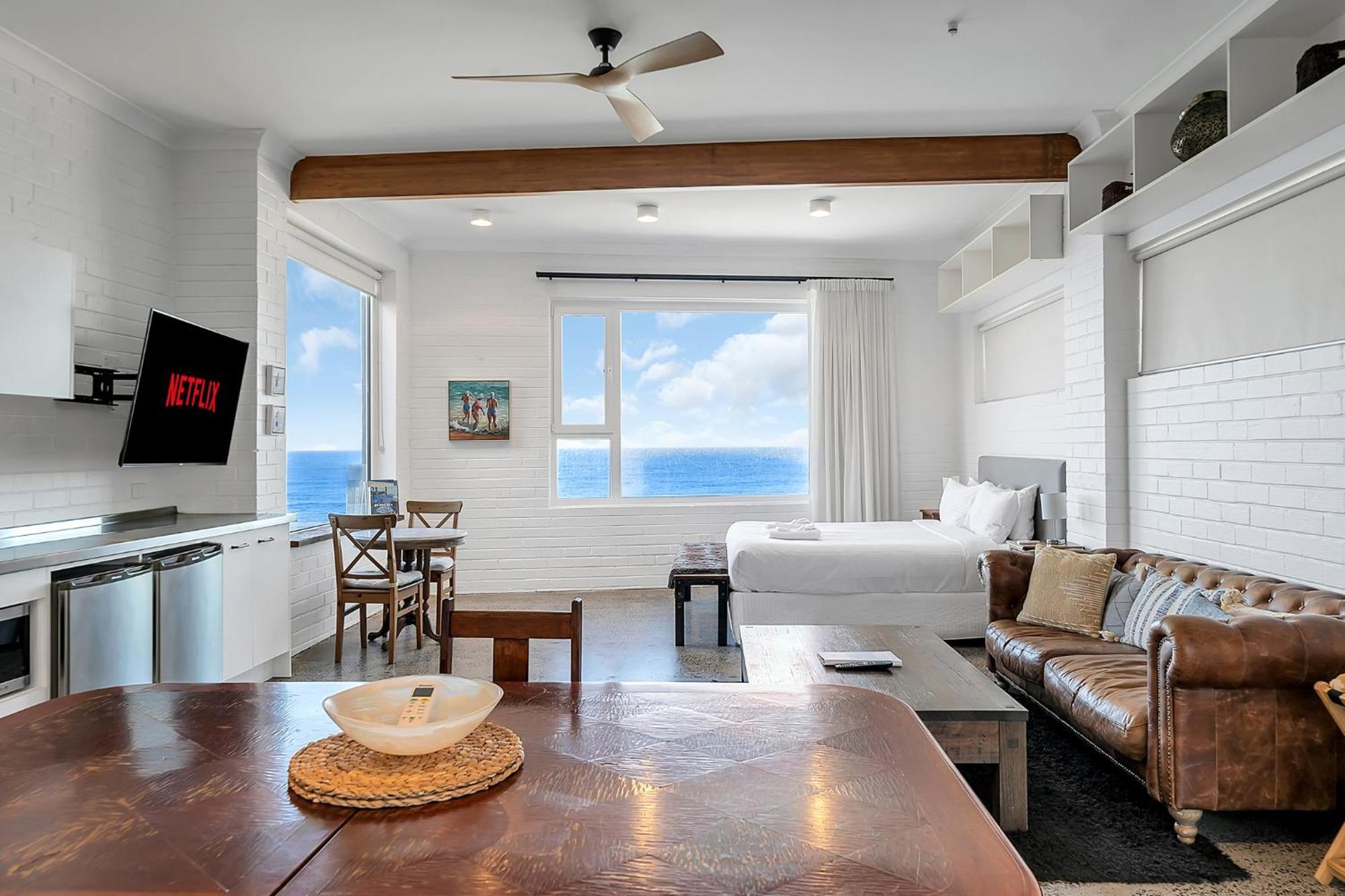 Upscale Cliffside Studio With Ocean Views North Bondi 悉尼 外观 照片