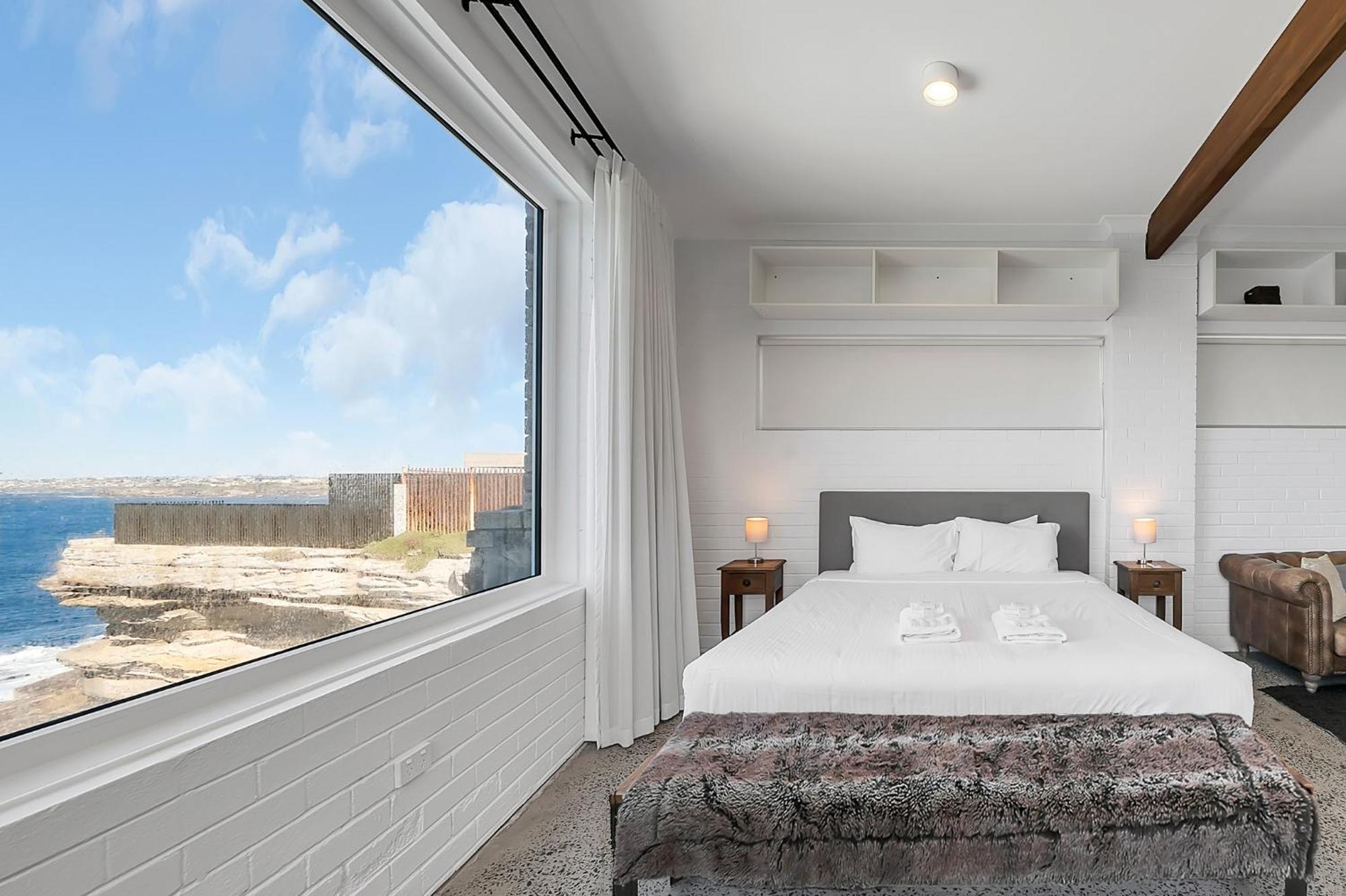 Upscale Cliffside Studio With Ocean Views North Bondi 悉尼 外观 照片
